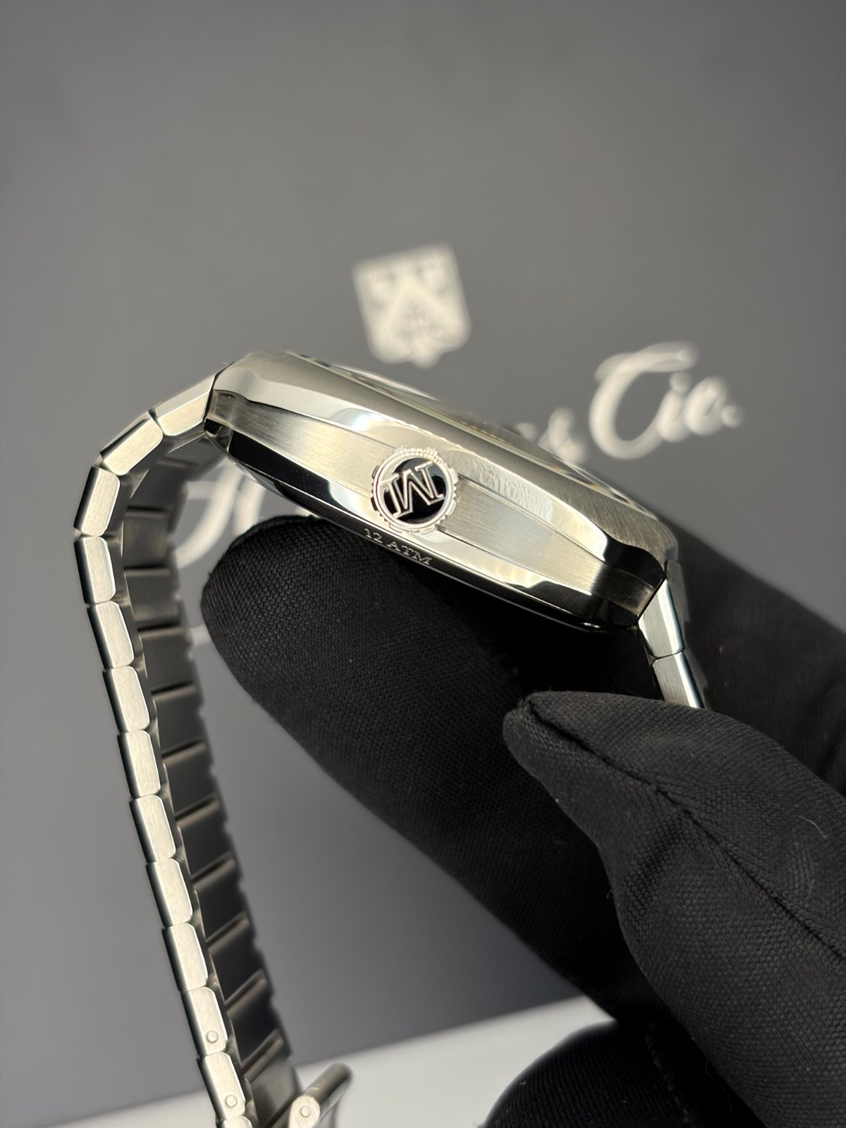 H. Moser & Cie Streamliner Centre Seconds purple Haze